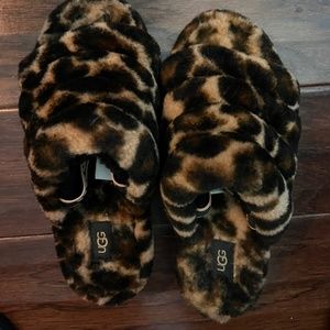 Ugg cheetah leopard slipper sz 8 US
